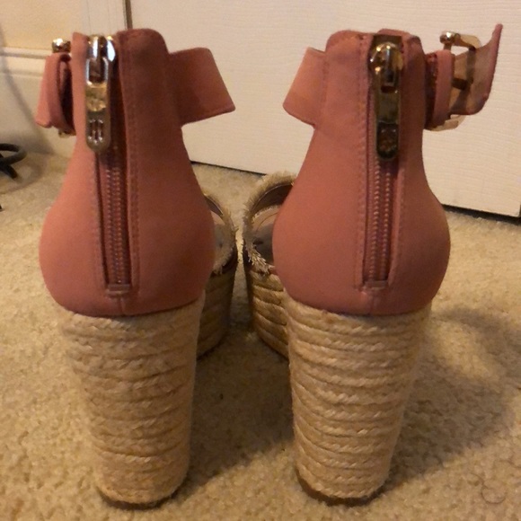 Brand New Tommy Hilfiger Wedges - Picture 5 of 11